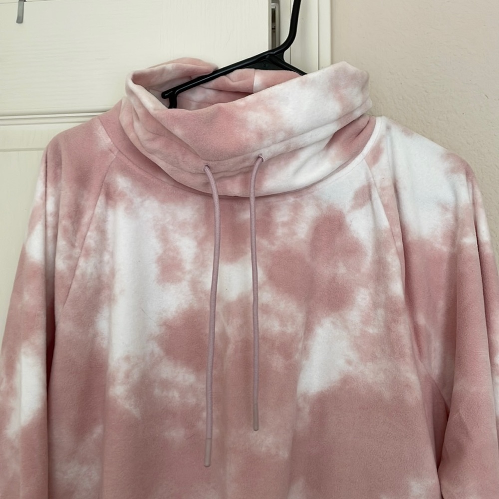 New Old Navy Active Go Warm Tie-Dye Pullover - Picture 4 of 9